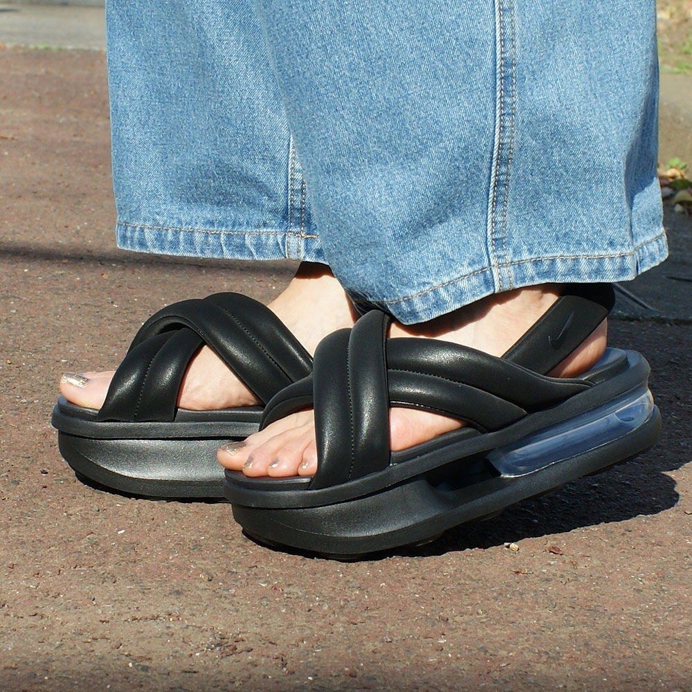 Nike Air Max Isla Platform Sandal Black Size 7 NWOB